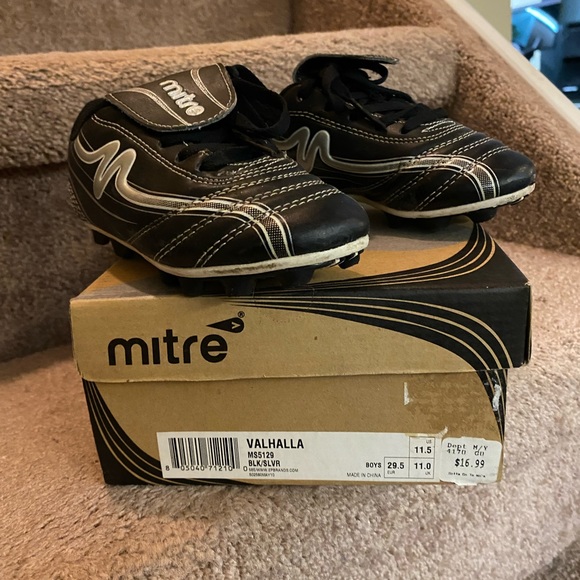 mitre cleats